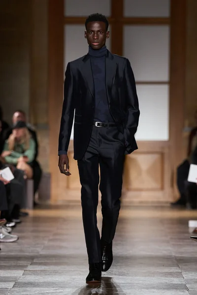 Look 54